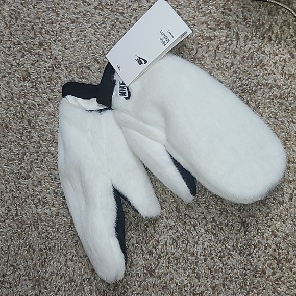 Nike Fuzzy Logo Mittens - Picture 1 of 3